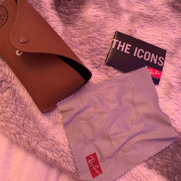 Ray-Ban Blue Flash Aviators, Gold frame - Picture 8 of 9